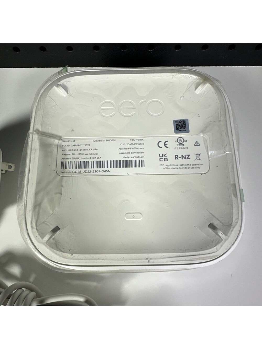 Eero Pro 6E S010001 Tri-Band Mesh WiFi 6E Router Factory Reset Tested & Working - Picture 3 of 5